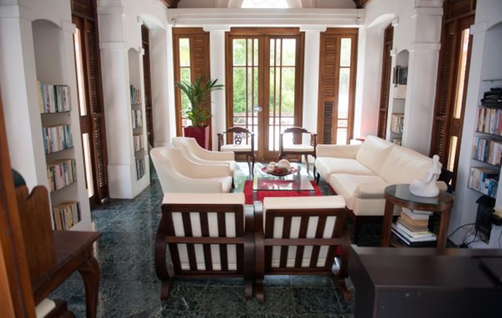 Being Villa Plymouth Екстер'єр фото