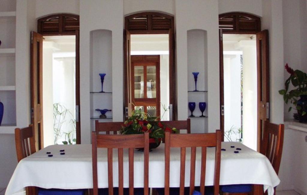 Being Villa Plymouth Екстер'єр фото
